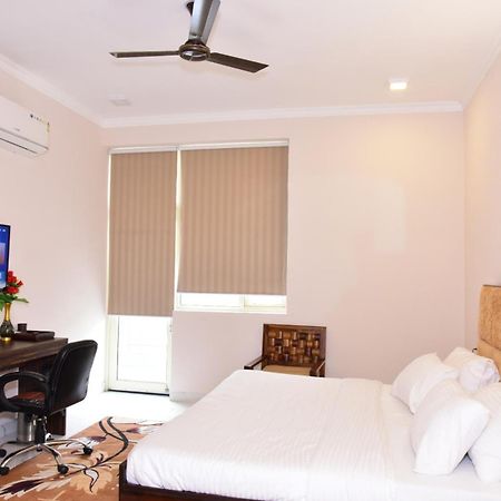 Arkaya Inn Gurgaon Bagian luar foto