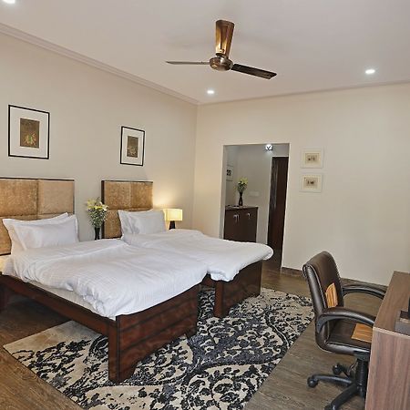 Arkaya Inn Gurgaon Bagian luar foto