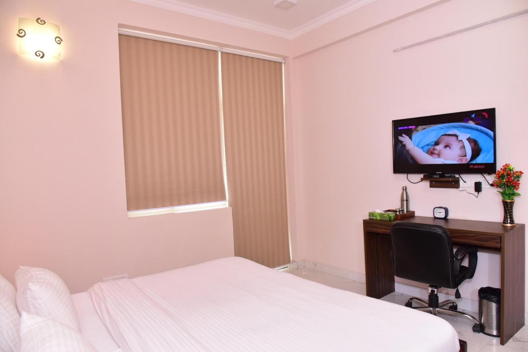 Arkaya Inn Gurgaon Bagian luar foto