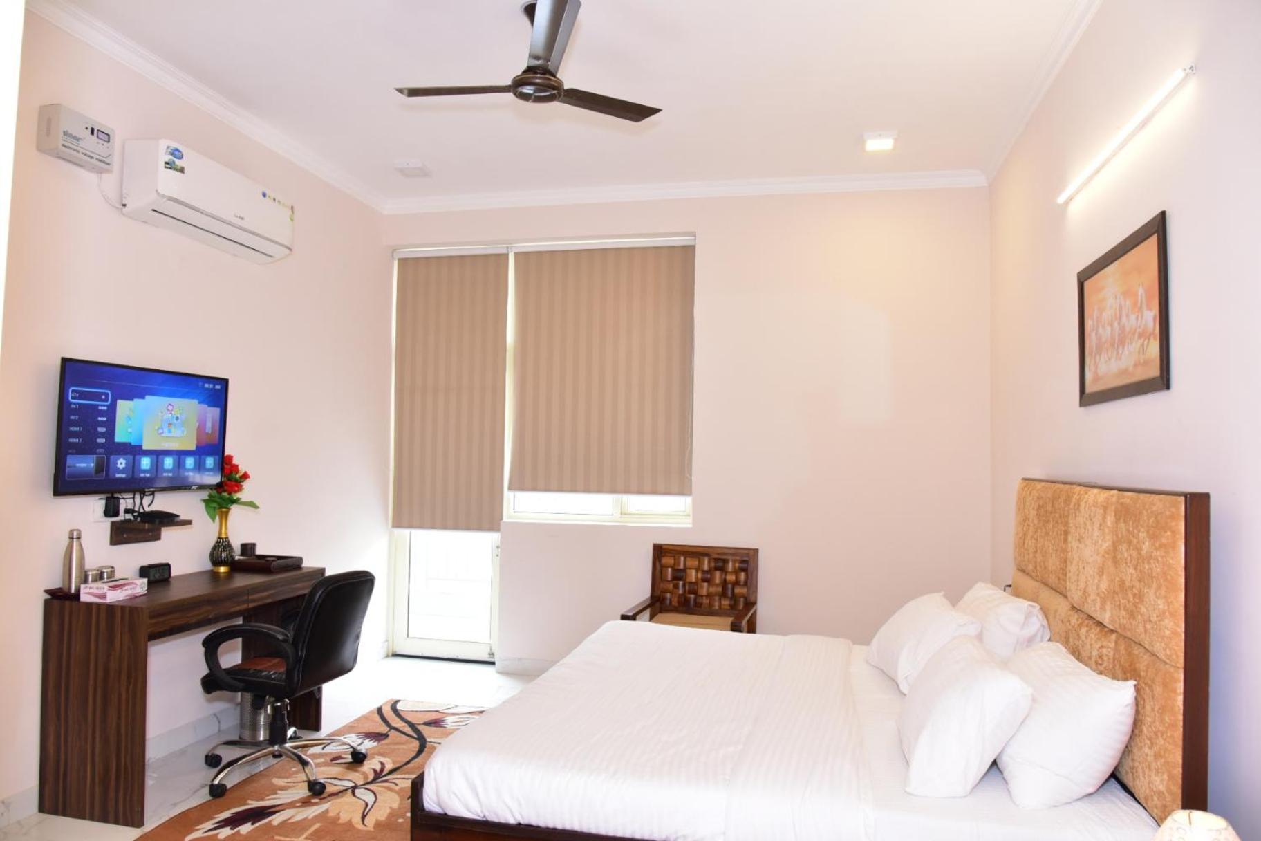 Arkaya Inn Gurgaon Bagian luar foto