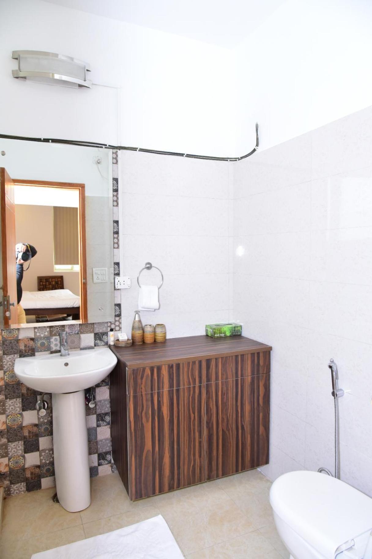 Arkaya Inn Gurgaon Bagian luar foto