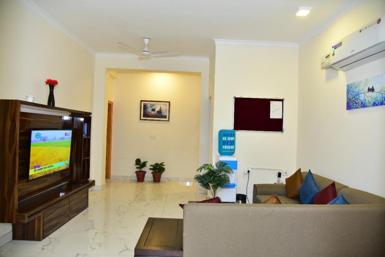 Arkaya Inn Gurgaon Bagian luar foto