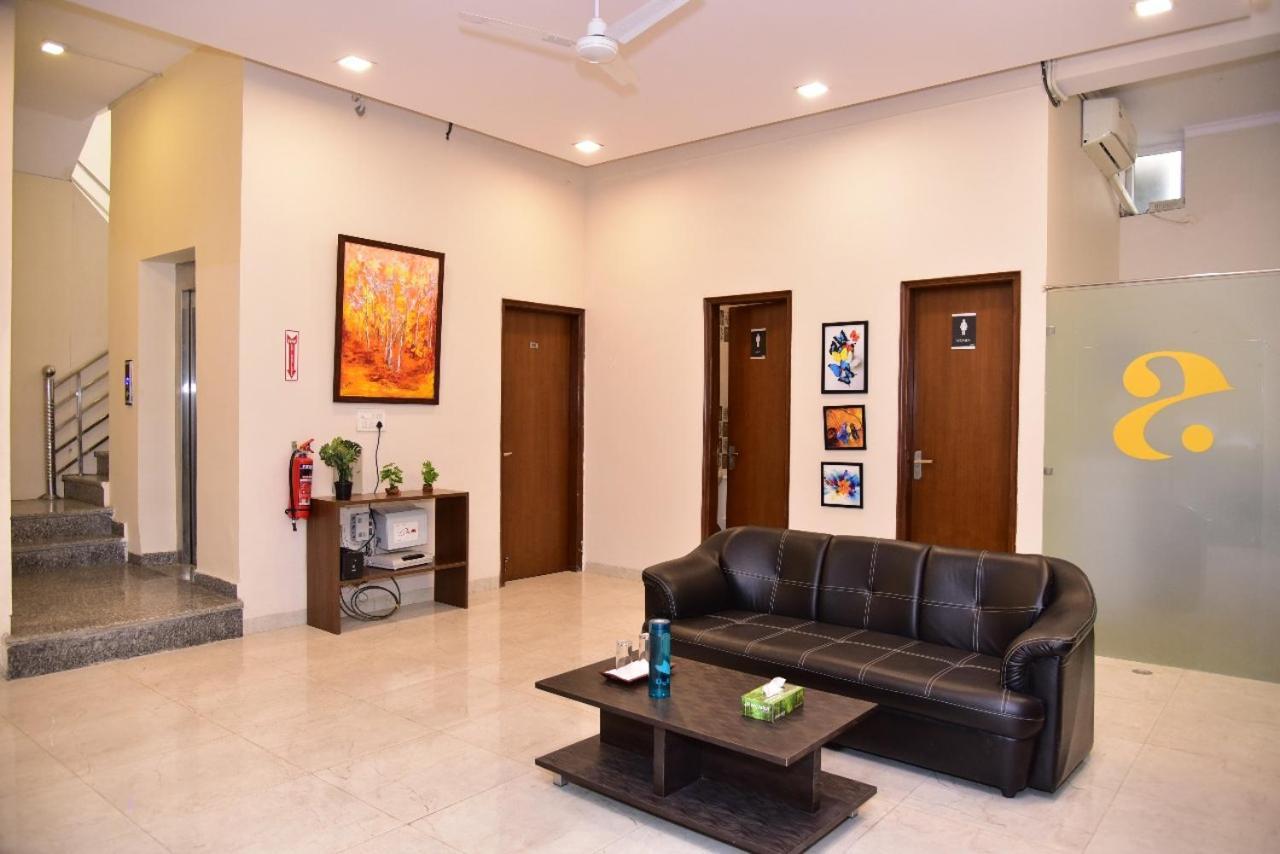 Arkaya Inn Gurgaon Bagian luar foto